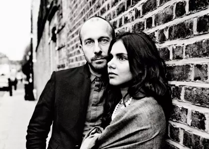 AnyConv.com__nipa-doshi-et-jonathan-levien-devant-leur-1-1_20191127204232F3K5ivauY8