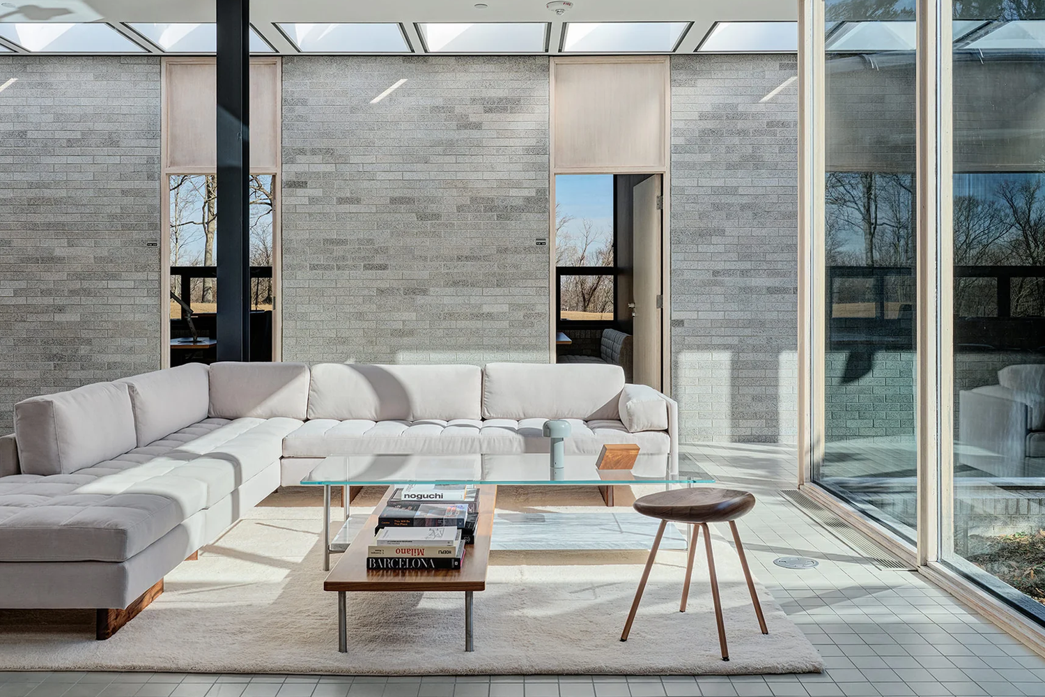 banqueta pebble bassam fellows