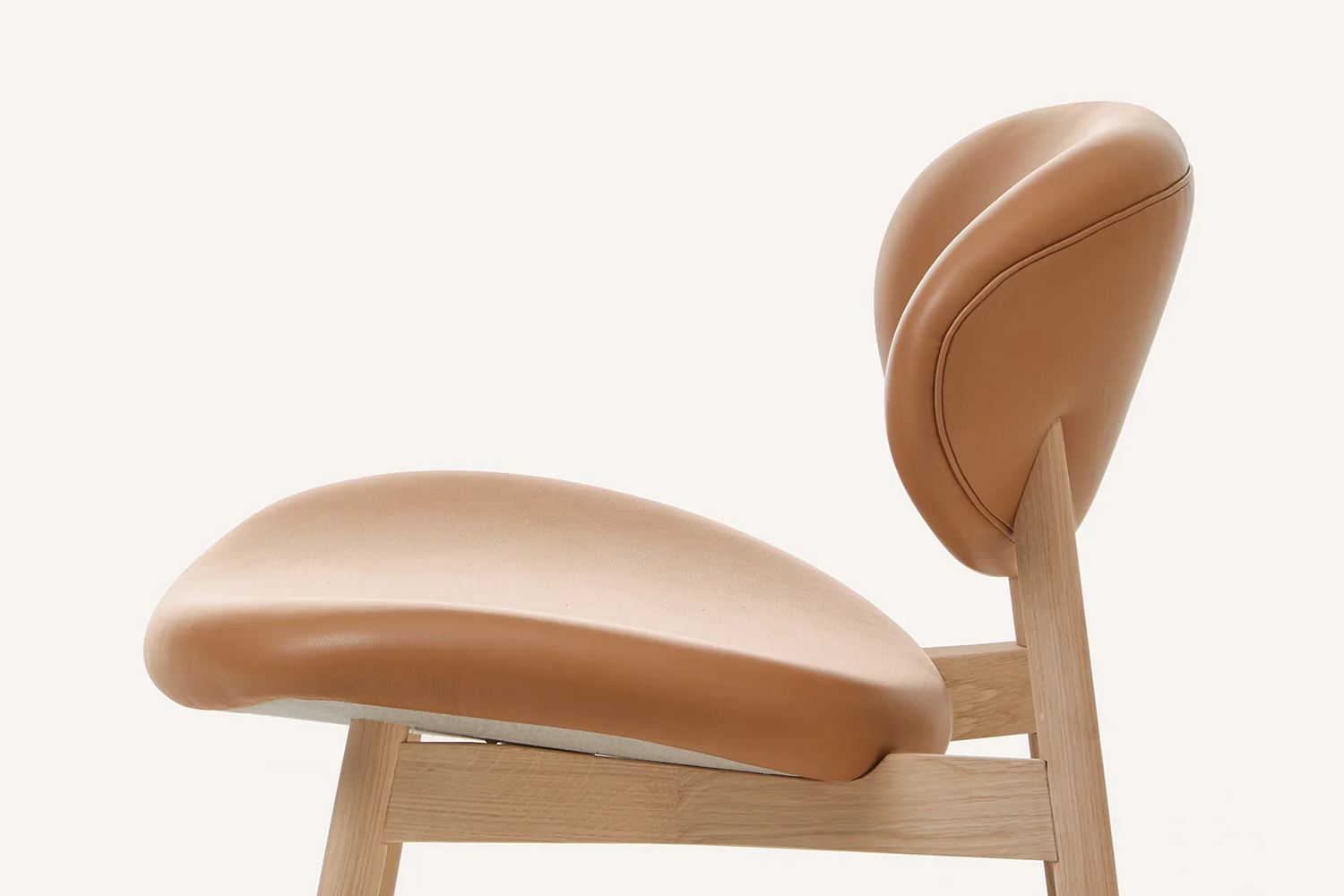 poltrona ovoid bassam fellows