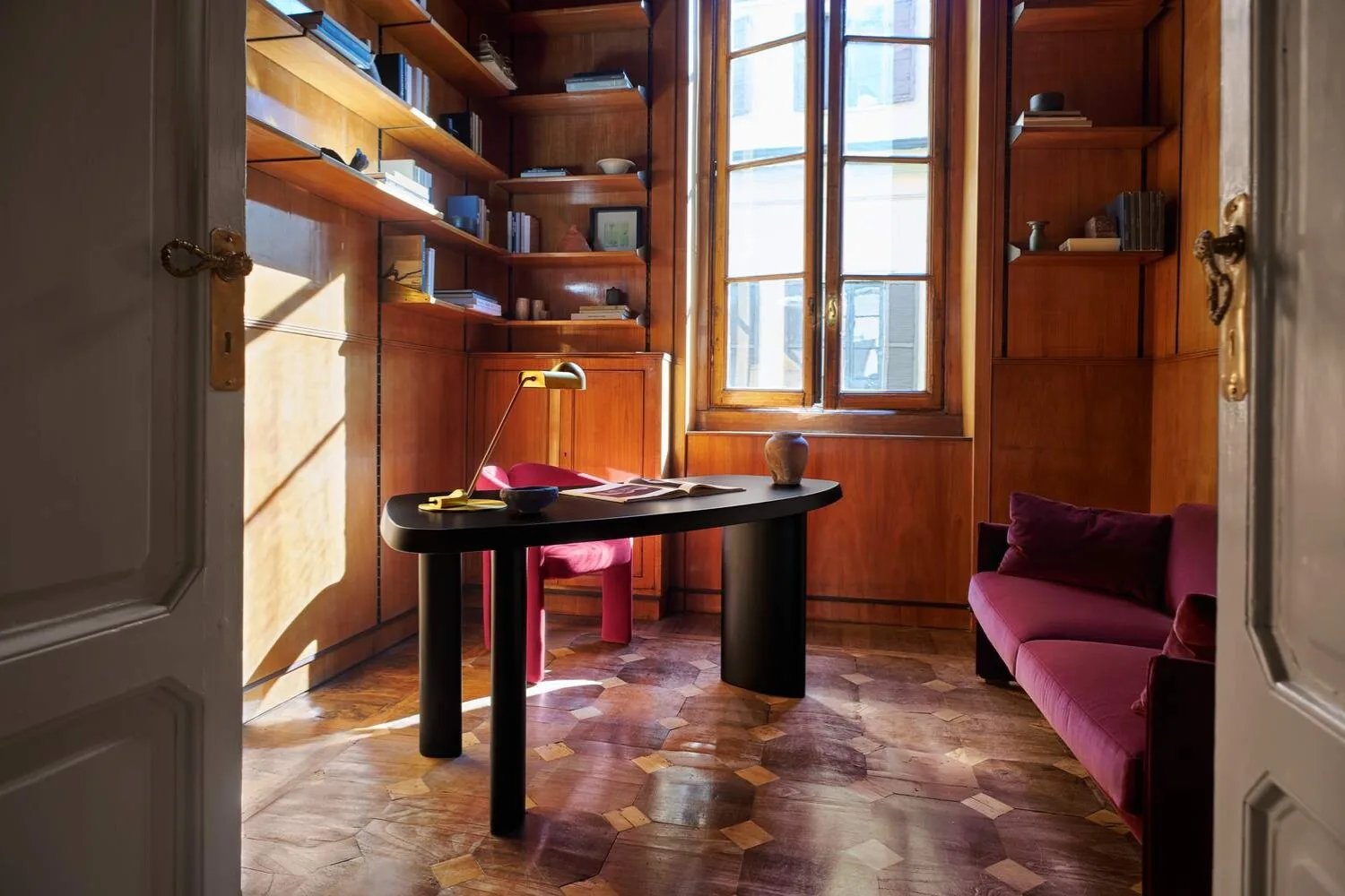 Escrivaninha Petit Bureau en Forme Libre 4