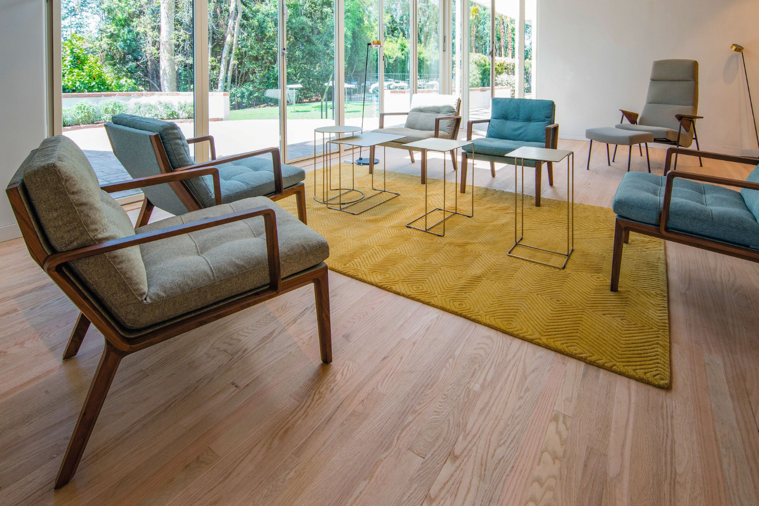 Andoo-Lounge-Chair-_1