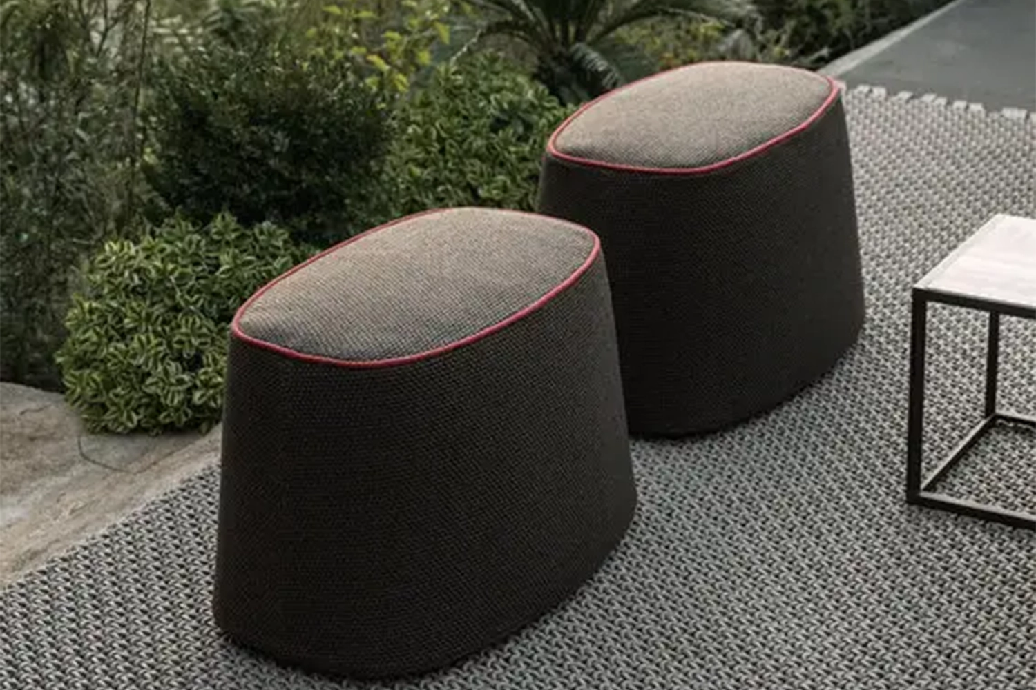 C01_Gallery_0_112_outdoor_complement_Frank-Outdoor_A-01