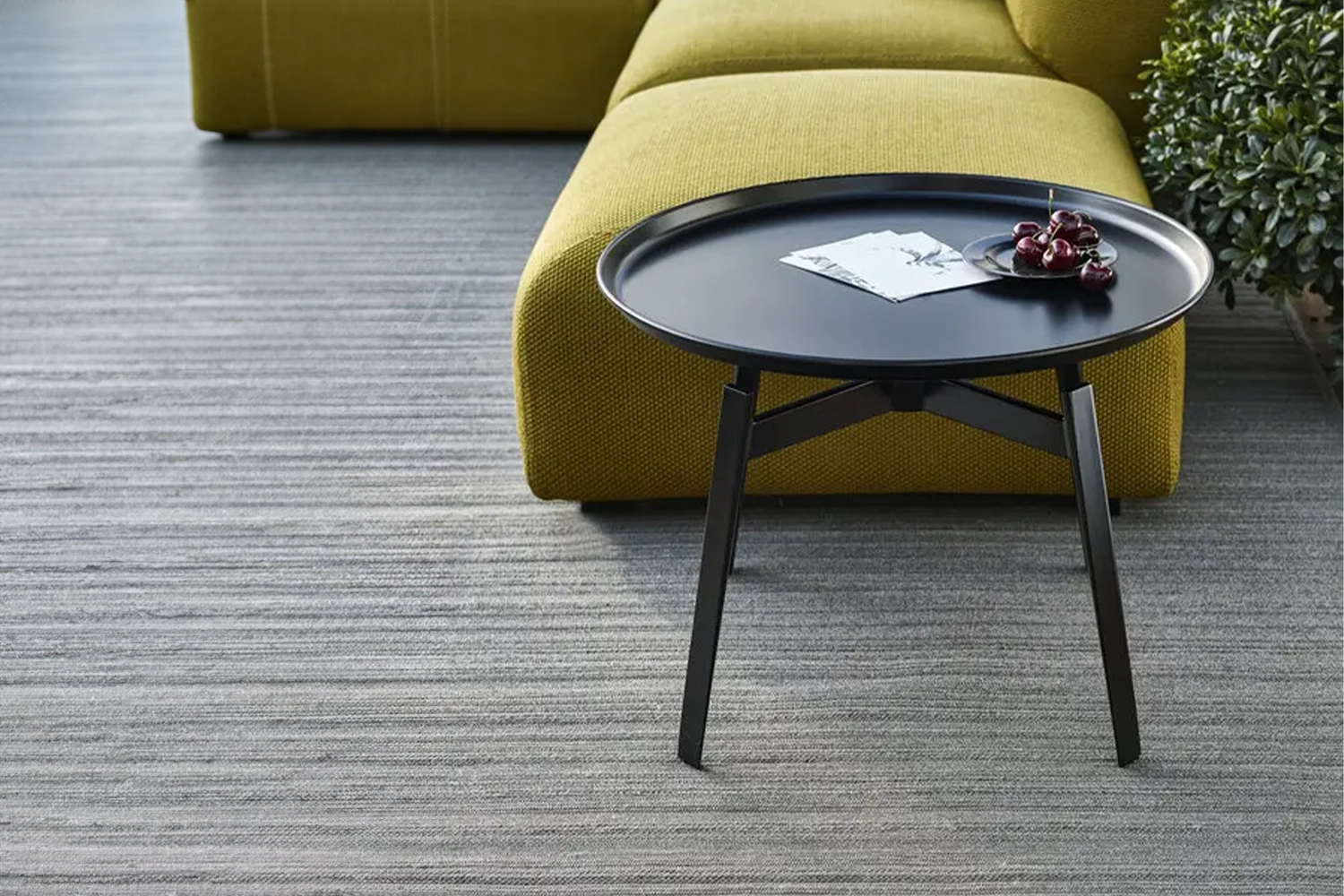 C01_Gallery_0_119_outdoor_small-table_Husk-Outdoor_A-01