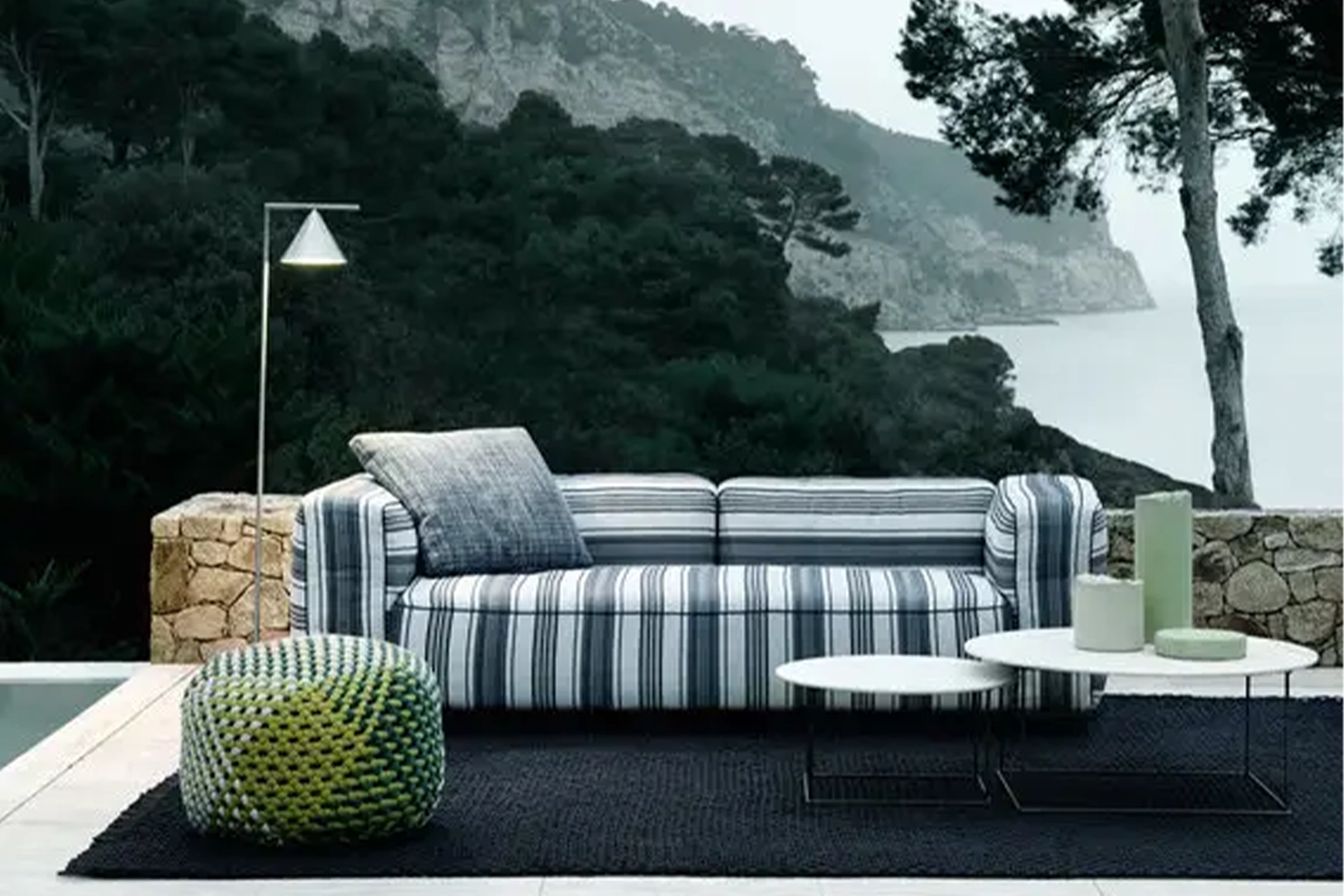 C01_Gallery_0_120_outdoor_sofa_Hybrid_A-01_4