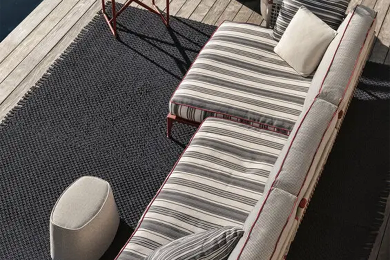 C01_Gallery_0_135_outdoor_sofa_Ribes_A-12