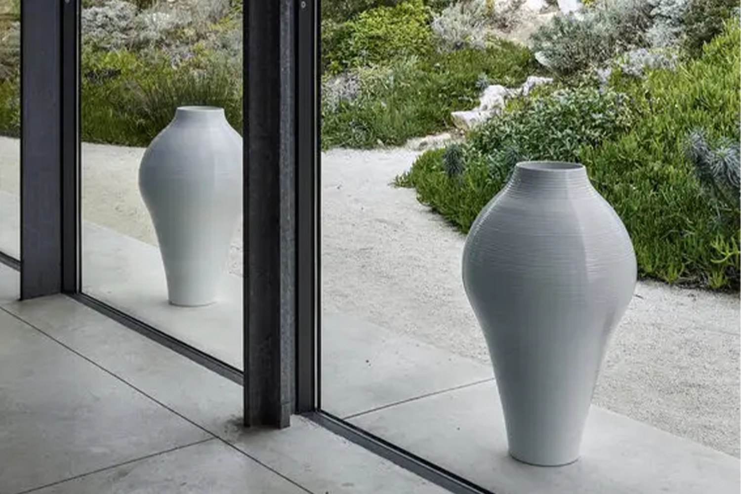 C01_Gallery_0_142_outdoor_complement_White-Collection_A-01_1