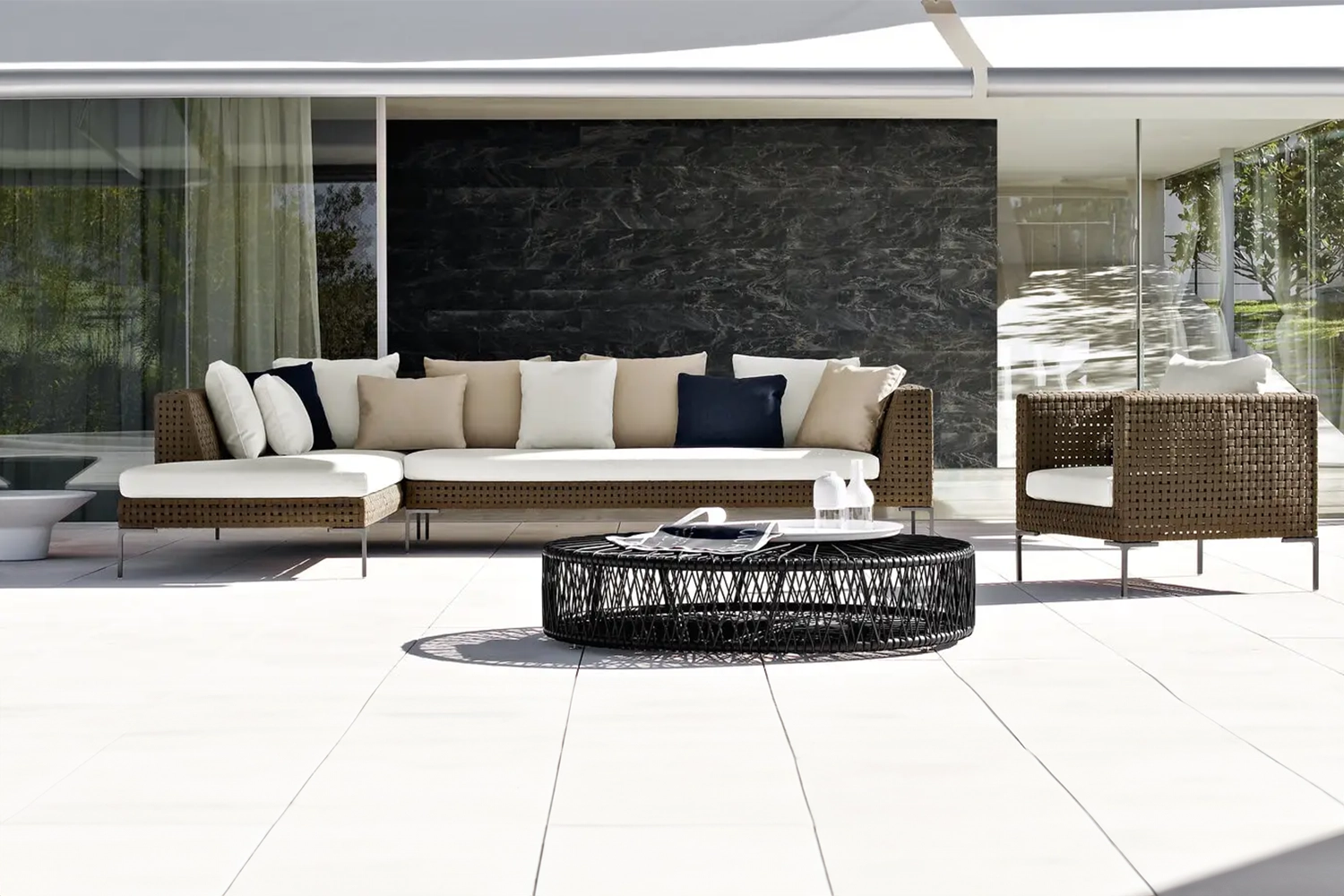 C01_Gallery_0_53093_outdoor_sofa_Charles-Outdoor_A-01_1