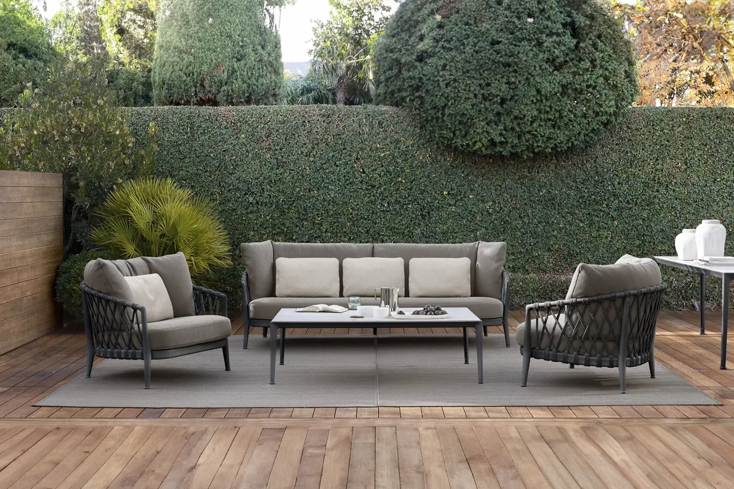 C01_Gallery_0_53106_outdoor_sofa_Erica_A-02_4