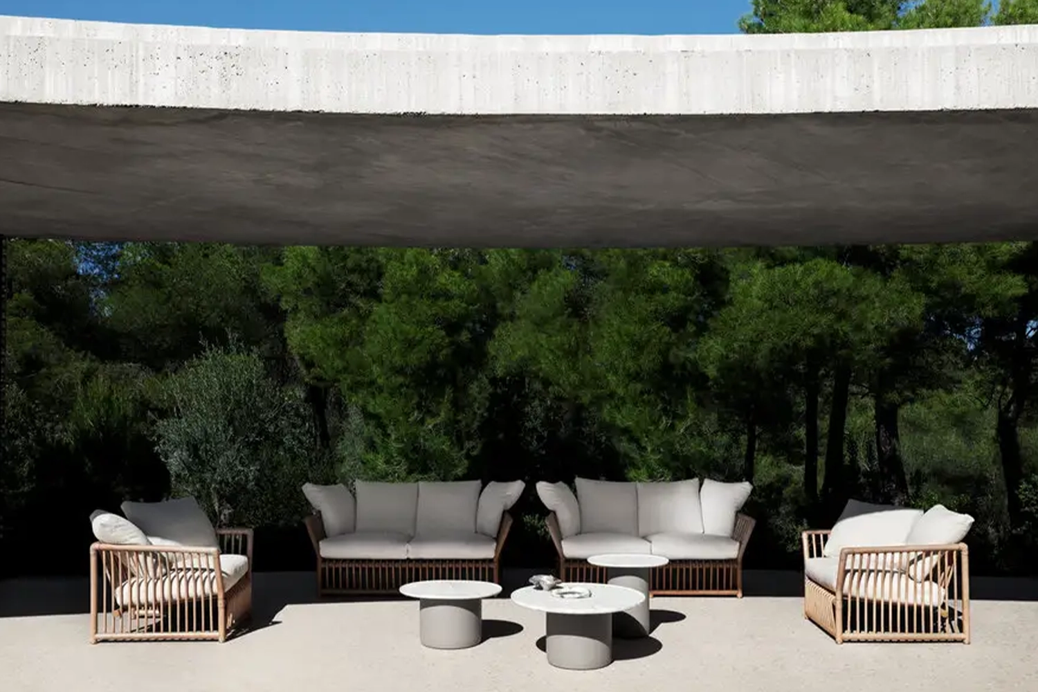 C01_Gallery_0_550429_outdoor_sofa_Softcage_A-01_1