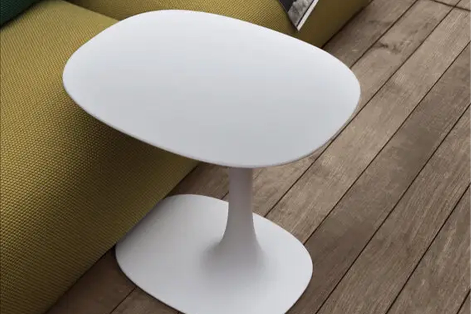 C01_Gallery_0_91_outdoor_small-table_Awa-Outdoor_A-01_1