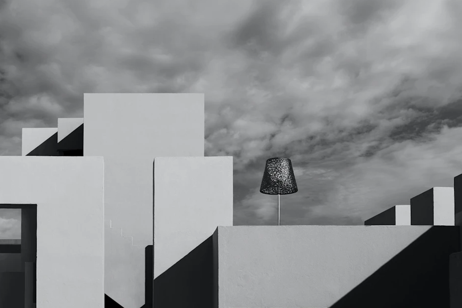 C01_KTribe-F3-flos-outdoor-R-01