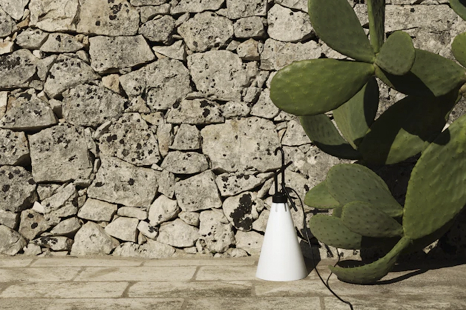 C01_P_Md_F-May-day-Flos-Outdoor-highlight