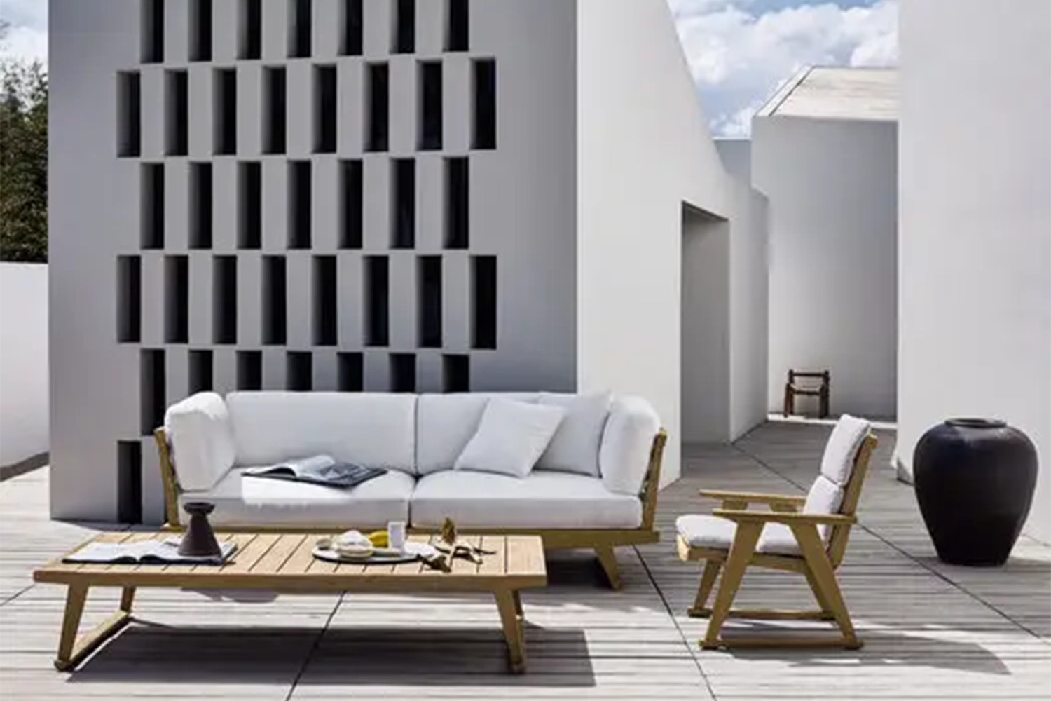 C02_Gallery_1_117_outdoor_sofa_Gio-2023_A-01