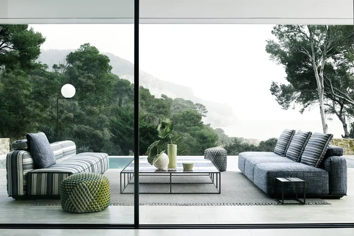 C02_Gallery_1_53084_outdoor_sofa_Hybrid_A-03_1