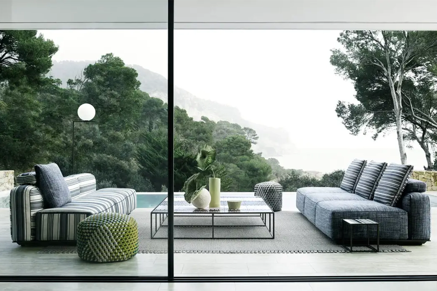 C03_Gallery_2_120_outdoor_sofa_Hybrid_A-03_4