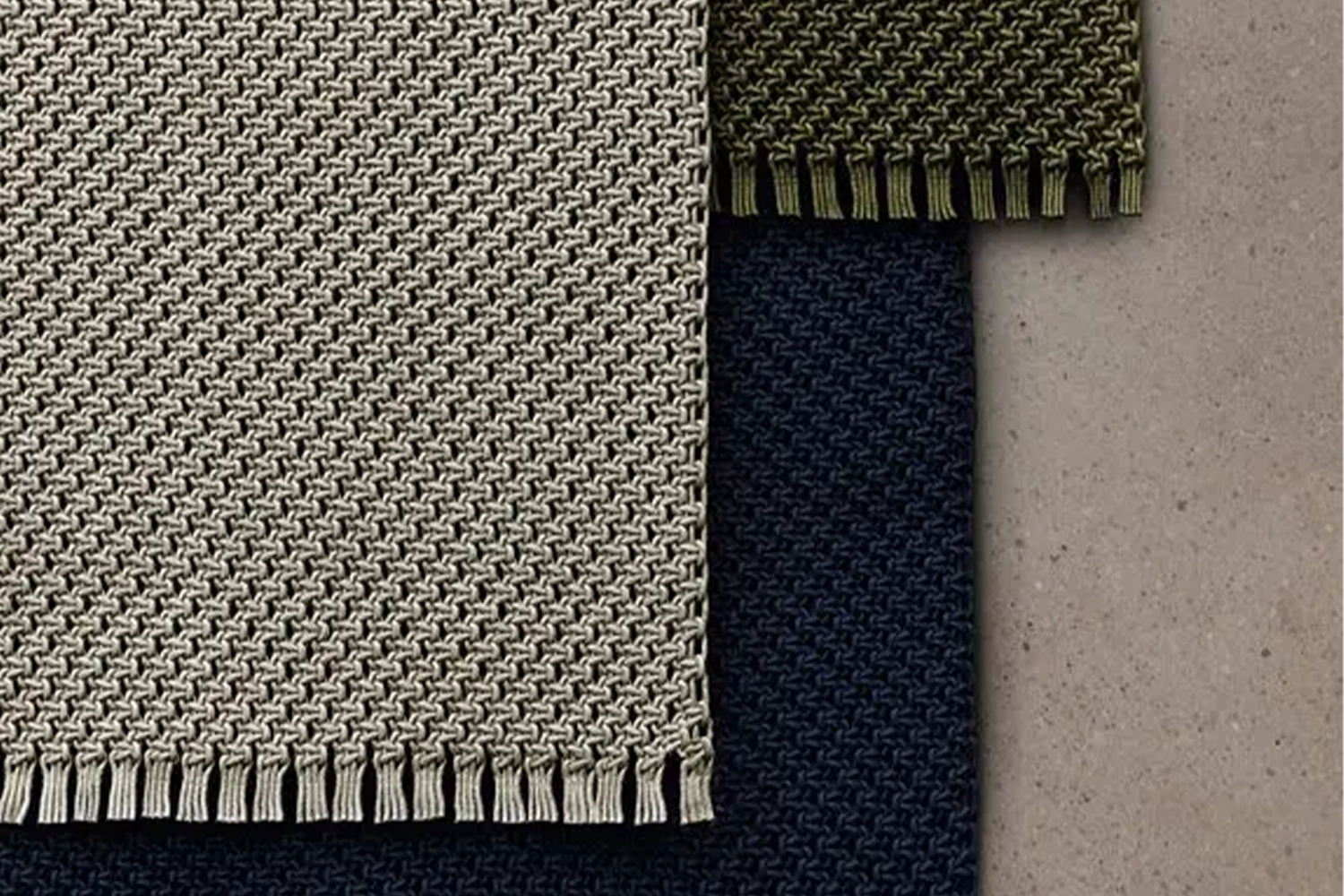 C03_Gallery_2_135_outdoor_accessory_Kyra_A-01