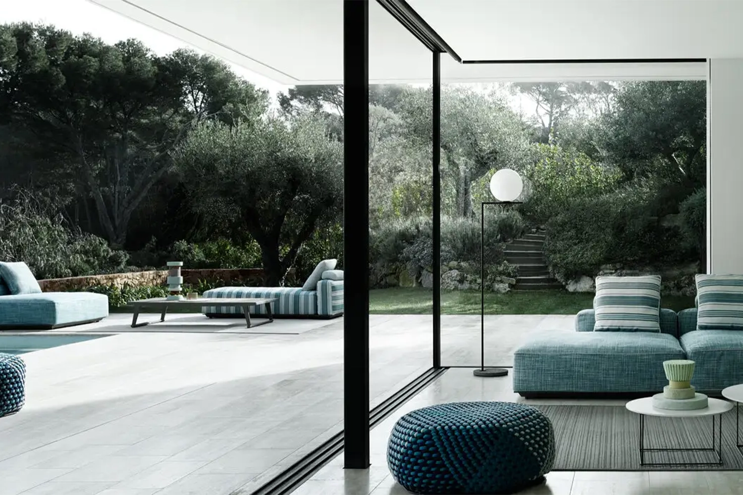 C05_Gallery_4_120_outdoor_sofa_Hybrid_A-05_4