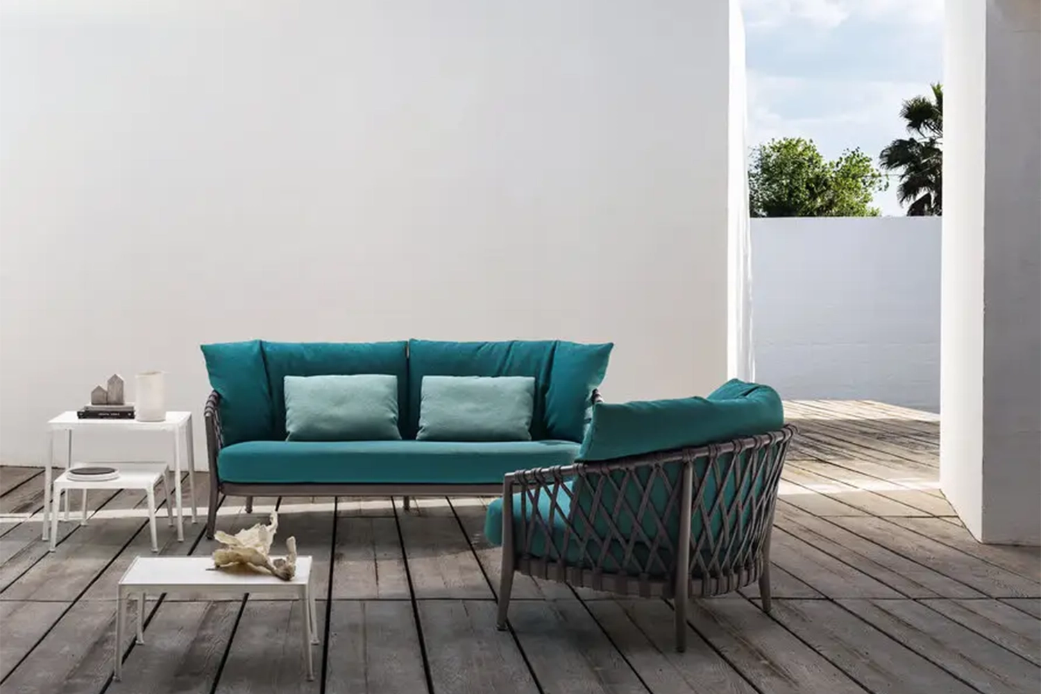 C05_Gallery_4_53105_outdoor_sofa_Erica_A-03