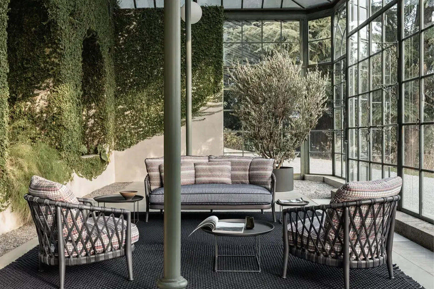 C06_Gallery_5_109_outdoor_sofa_Erica-19_A-04_1