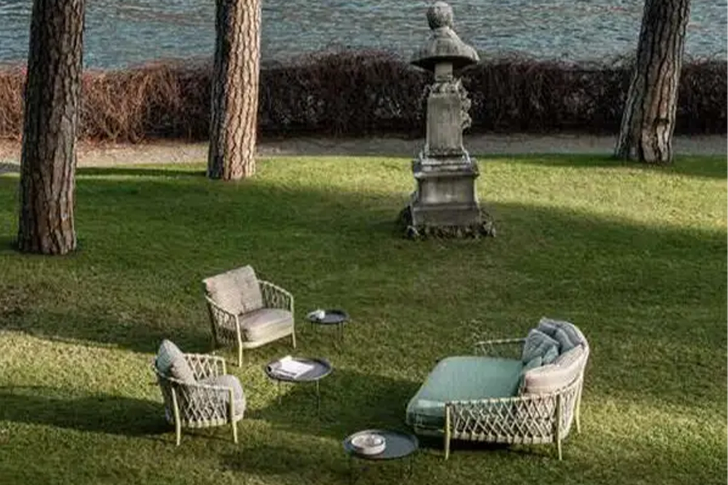 C07_Gallery_6_109_outdoor_sofa_Erica-19_A-05_1