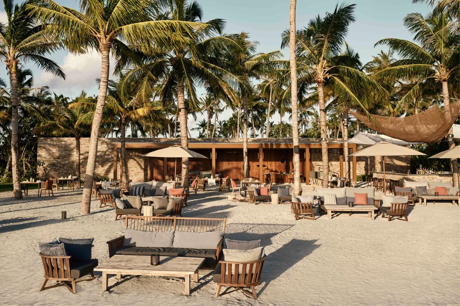 C07_patina_maldives_f_b_helios_exterior