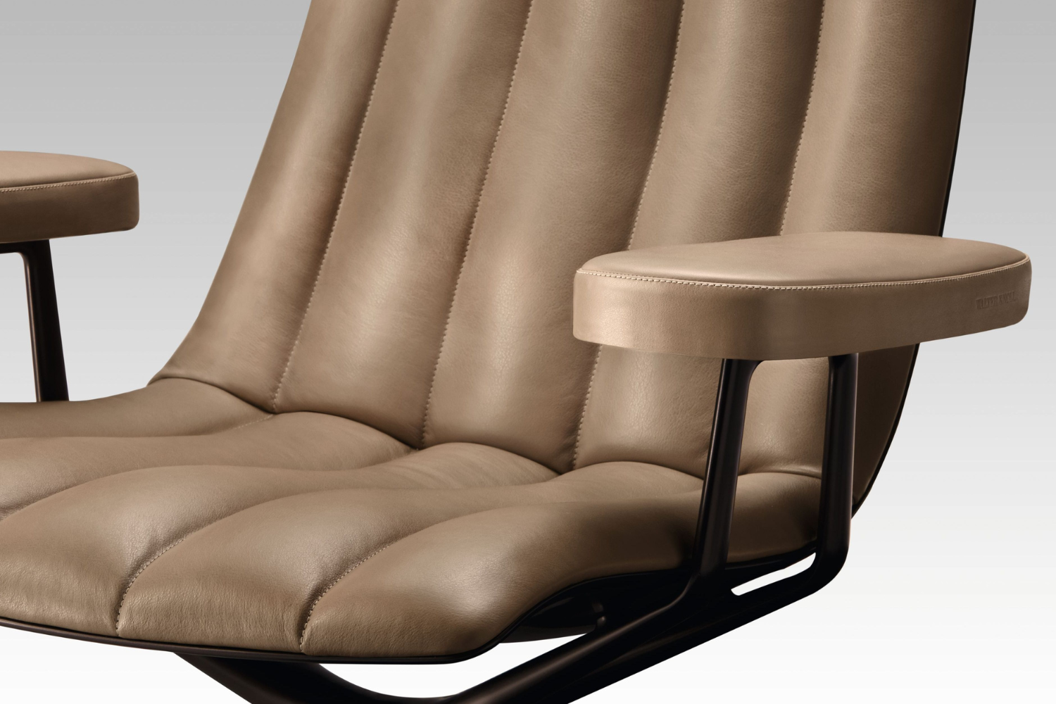 Healey-Soft-_lounge-chair_-soft_-_6