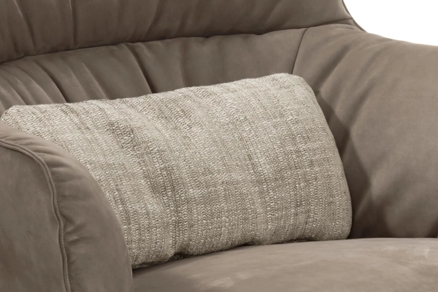 Ishino-lounge-chair-6