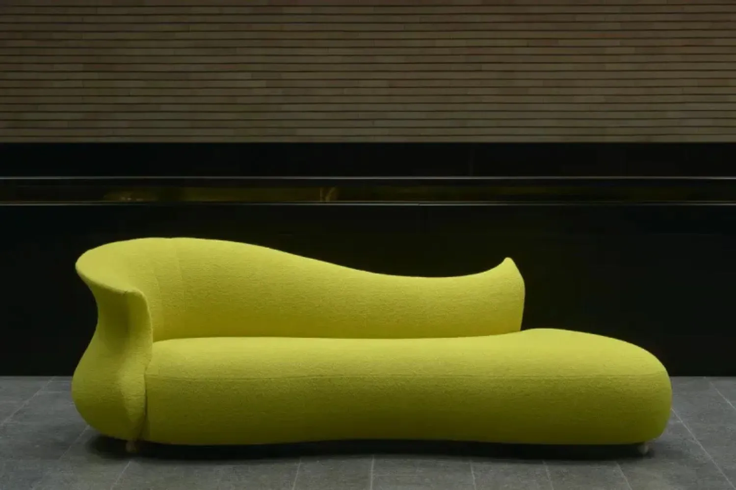 CARROSSEL-Amphora-Couch-Prolonged-1500-x-1000-px