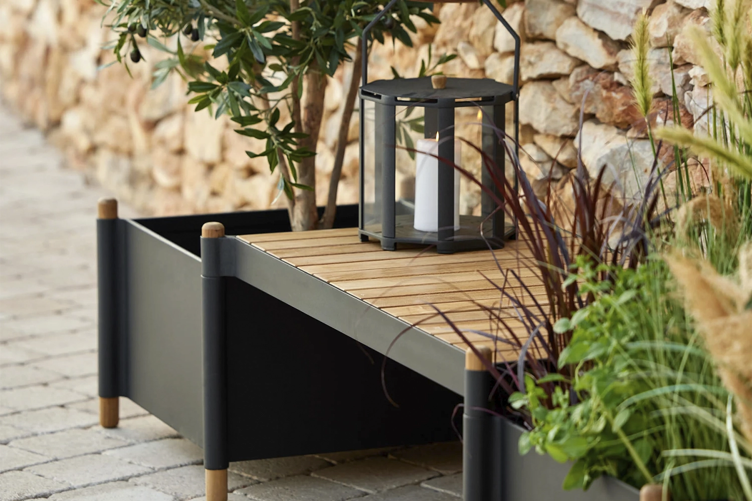 Banco Sticks Planter