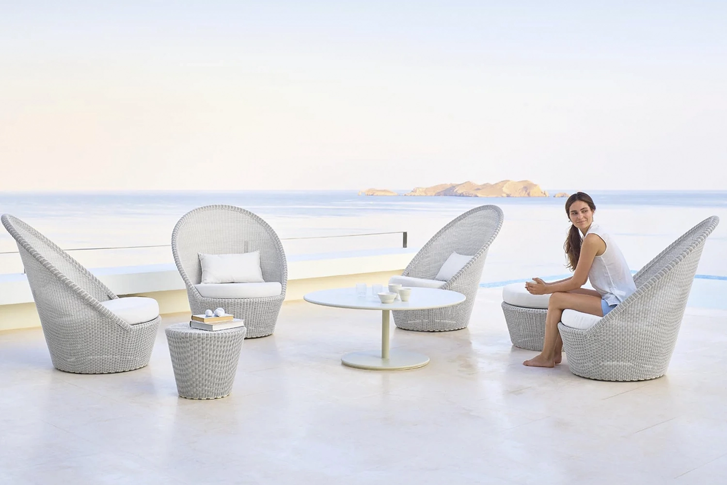 Mesa Lateral Kingston