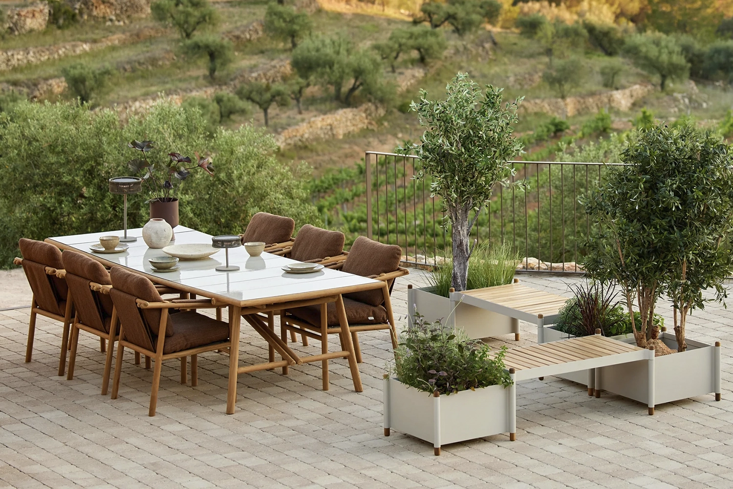 Banco Sticks Planter