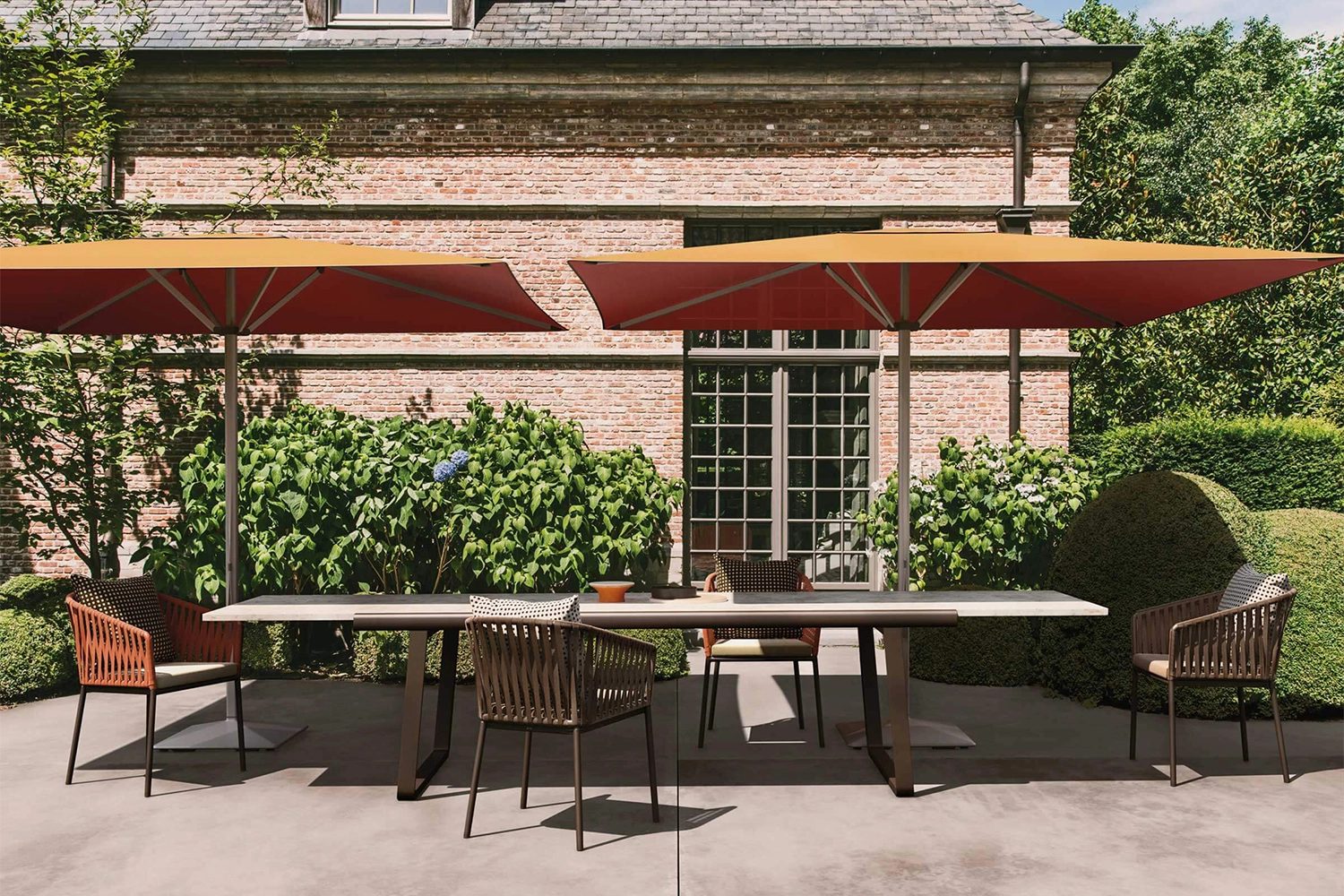 Mesa de Jantar Bitta / Lounge