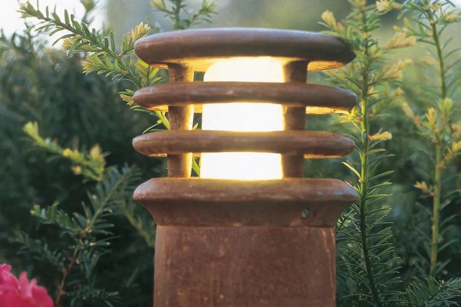 Luminária de Piso Rusty'''