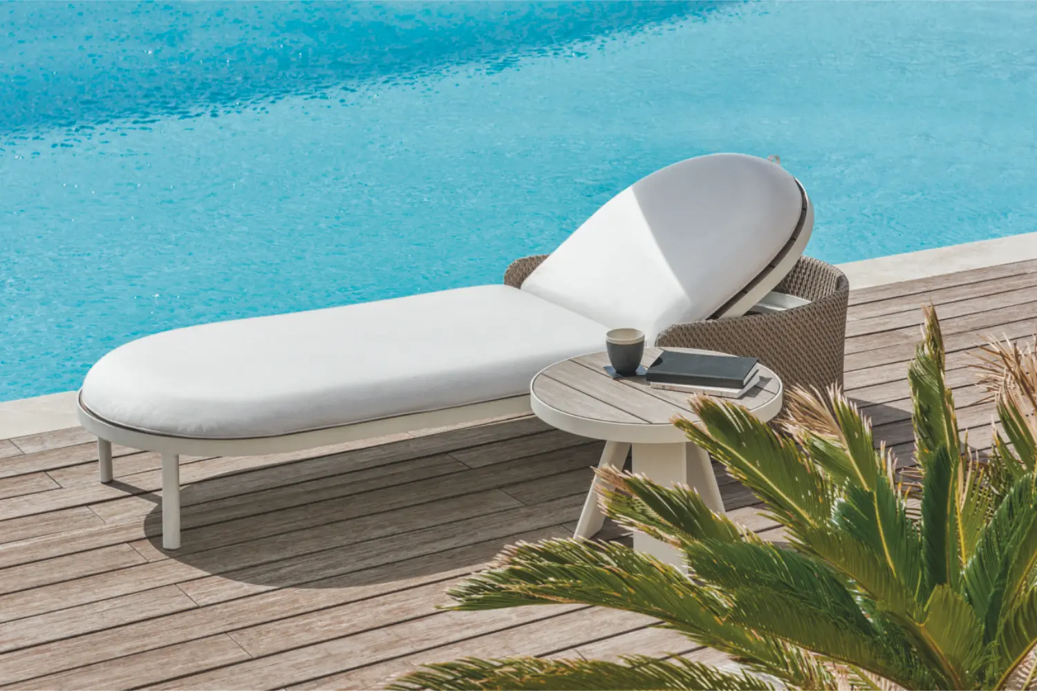 Espreguiçadeira Esedra1