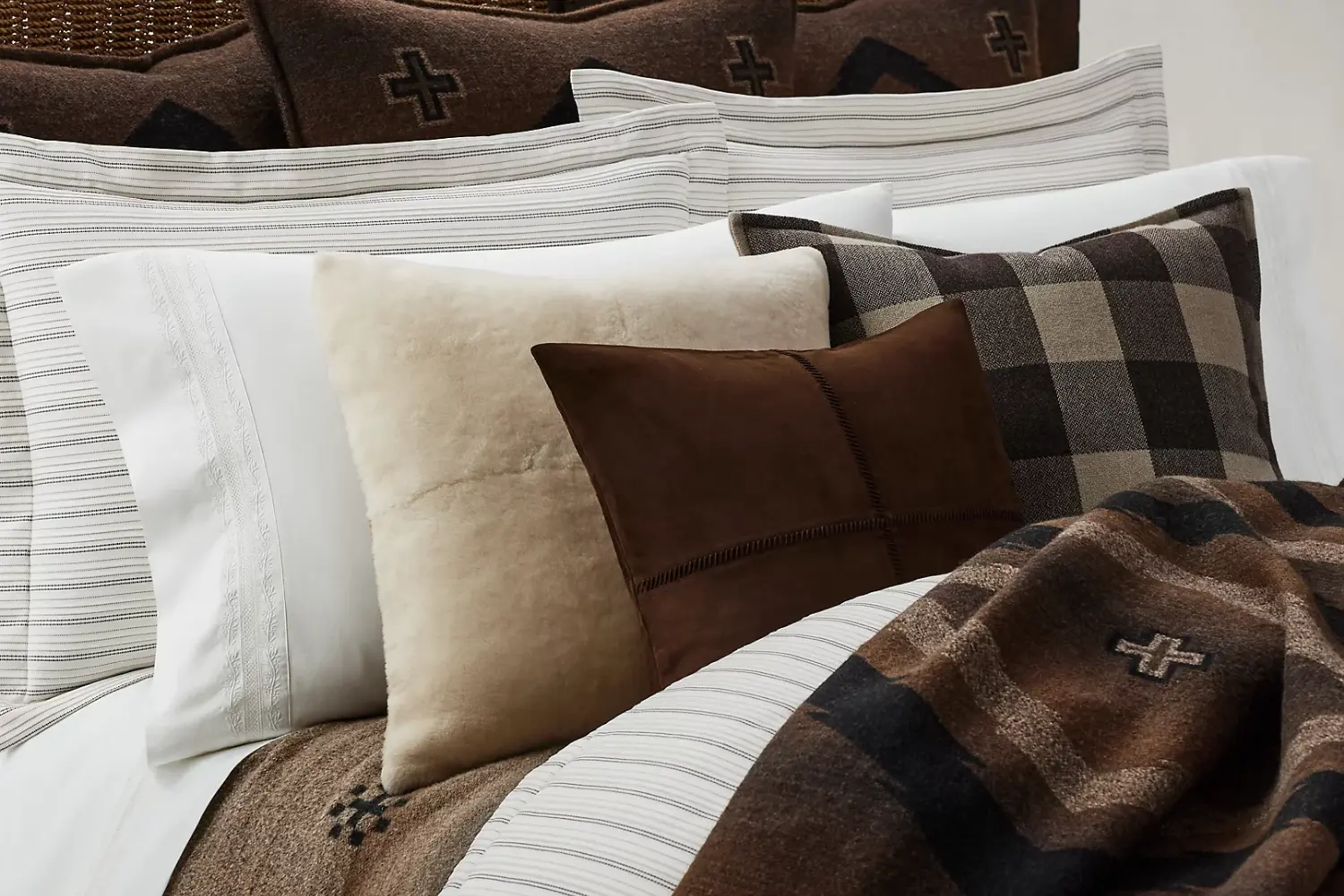 Almofada Joshua Throw1