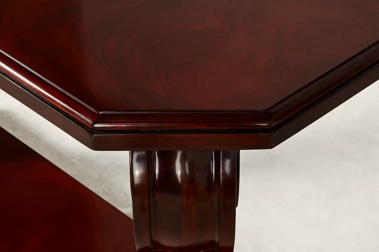 Aparador Mayfair Scroll1