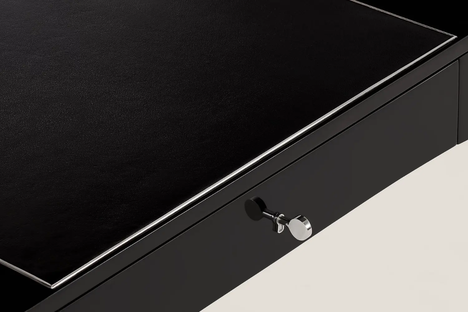 Escrivaninha One Fifth Paris2