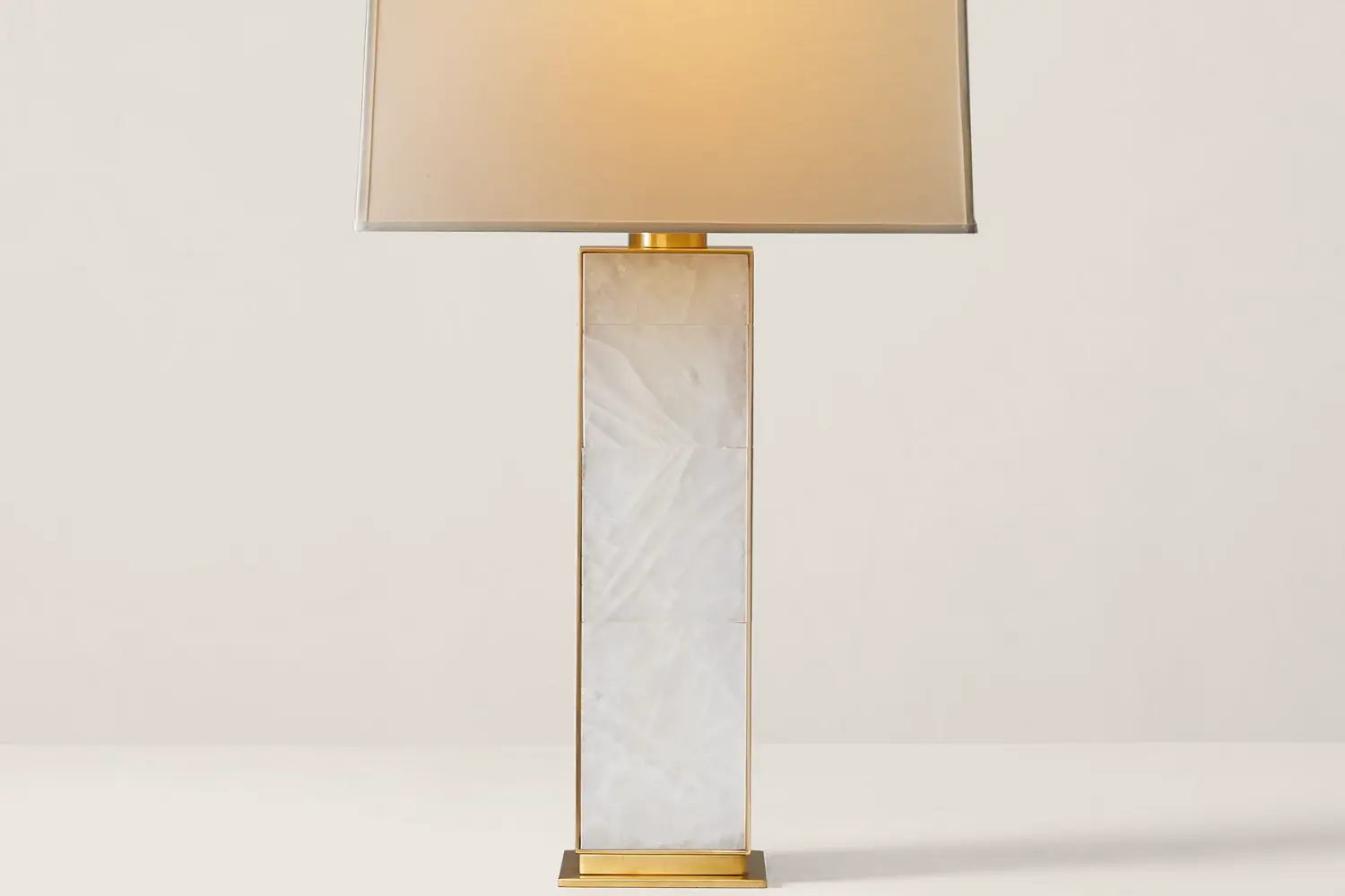 Luminária de Mesa Ellis1