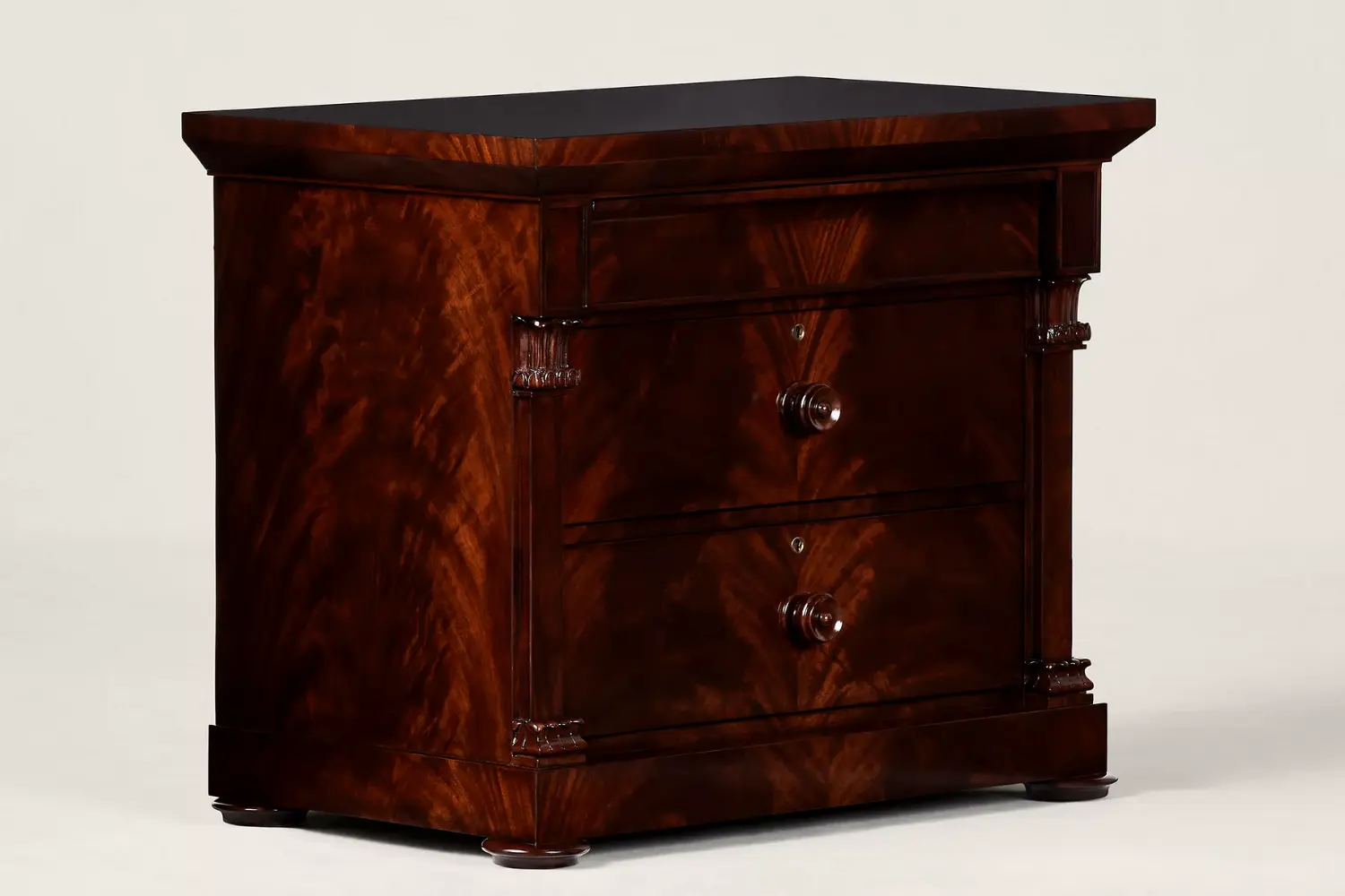 Mesa de Cabeceira Milbank1