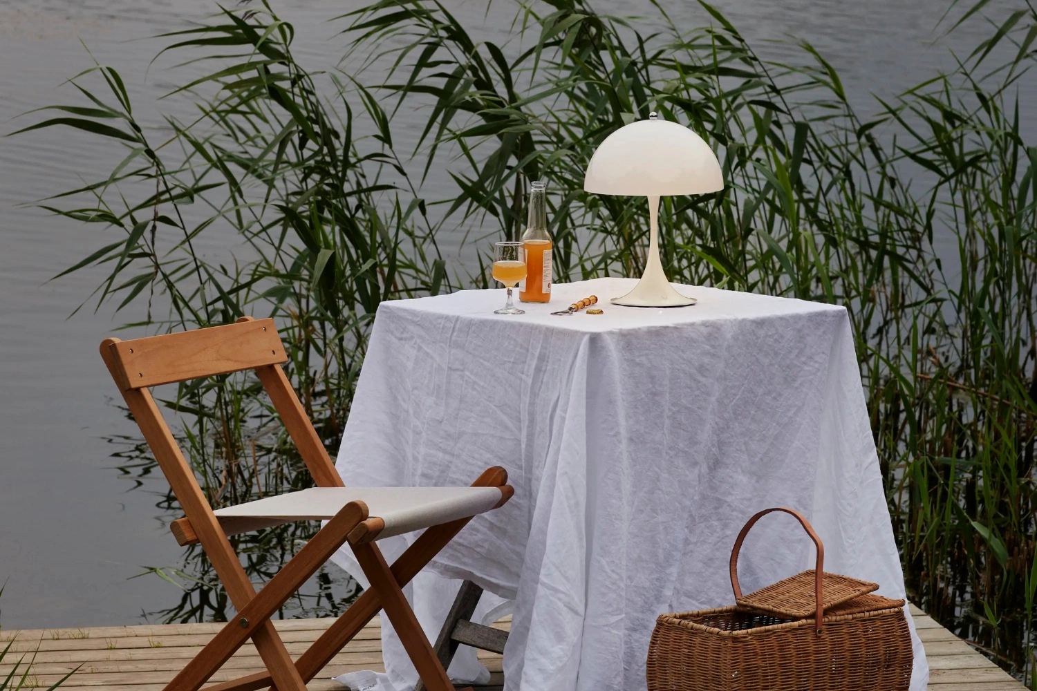 Panthella 250 Portable Lamp 03