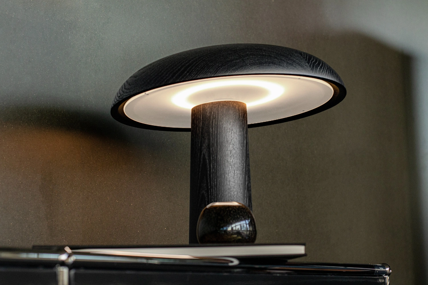 Forma Table Lamp 02