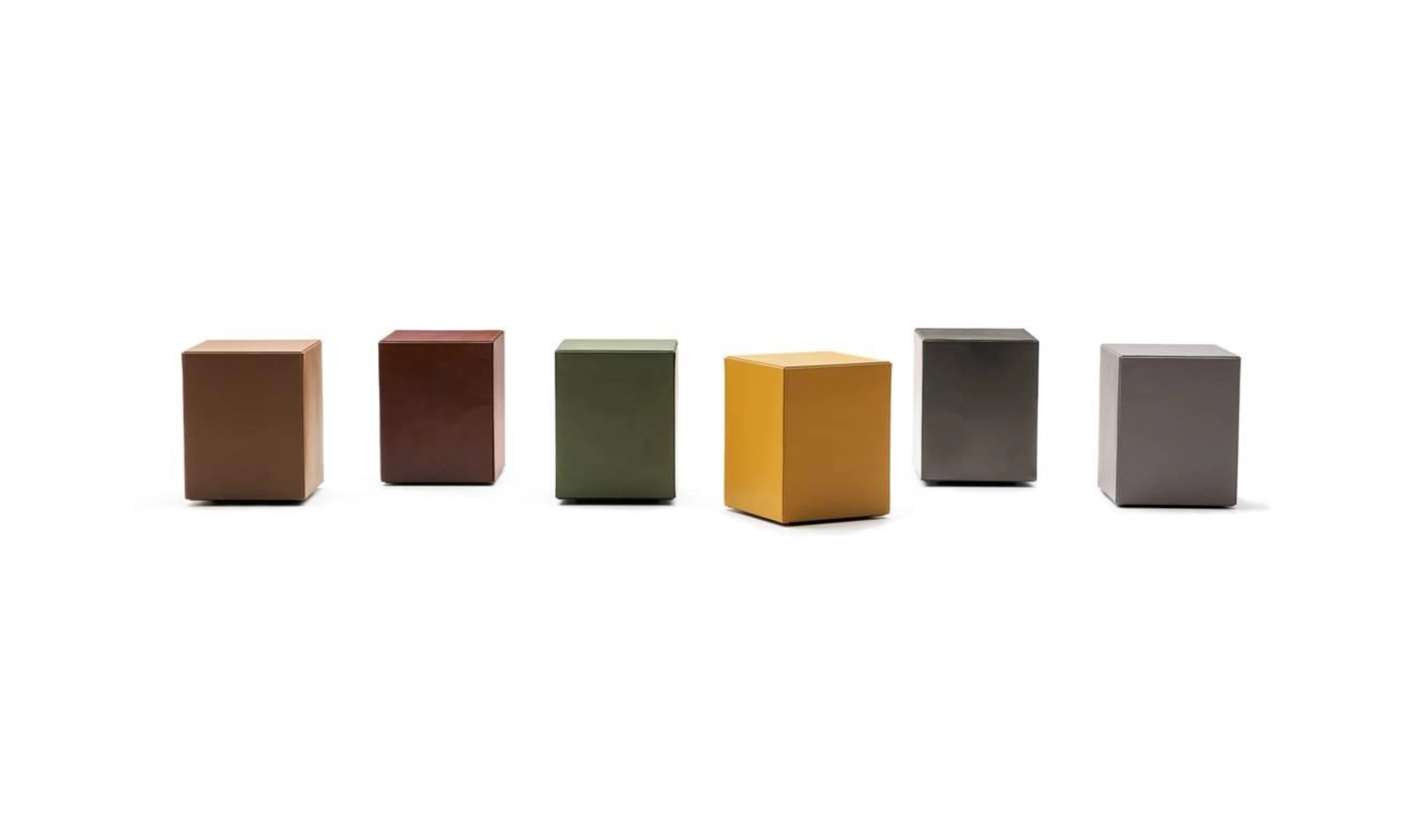 Puff Solid Saddle Hide 1