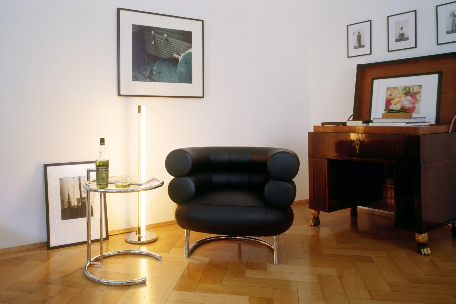 Tube Light Floor Lamp 03