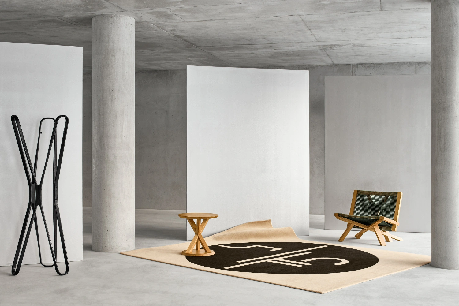 Volkshaus Side Table 02