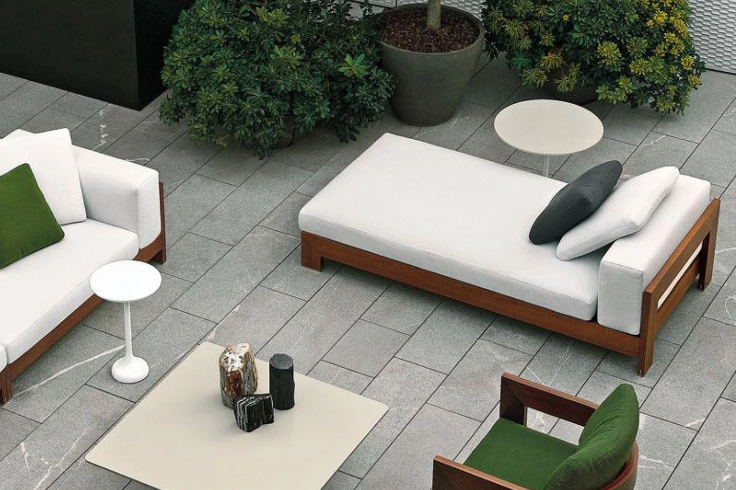 Alisson Iroko Outdoor 03