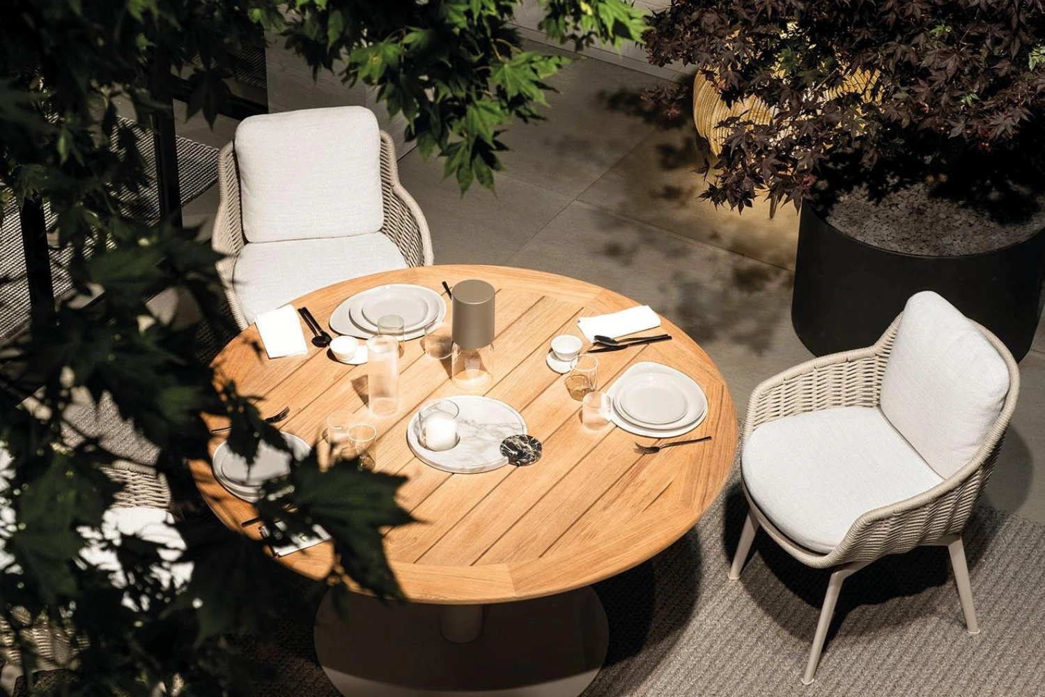 Belt Cord Outdoor Dining 03