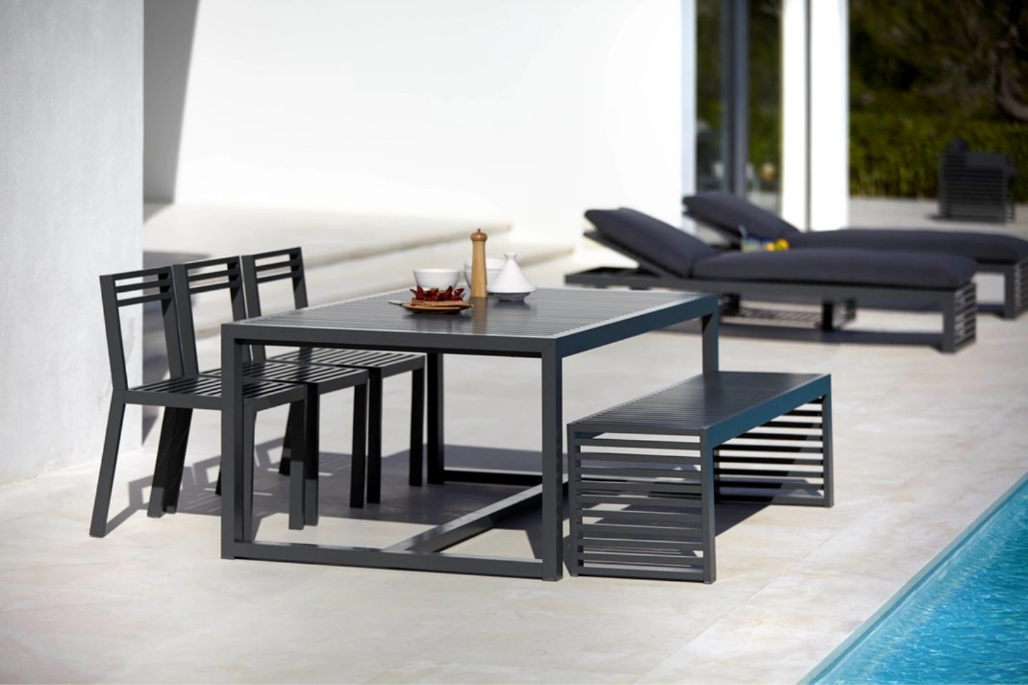 DNA Dining table 179 03