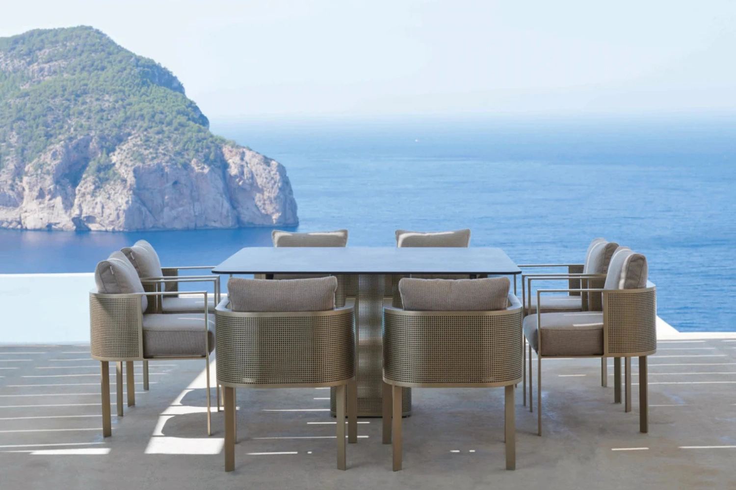 Solanas Dining table 140 04