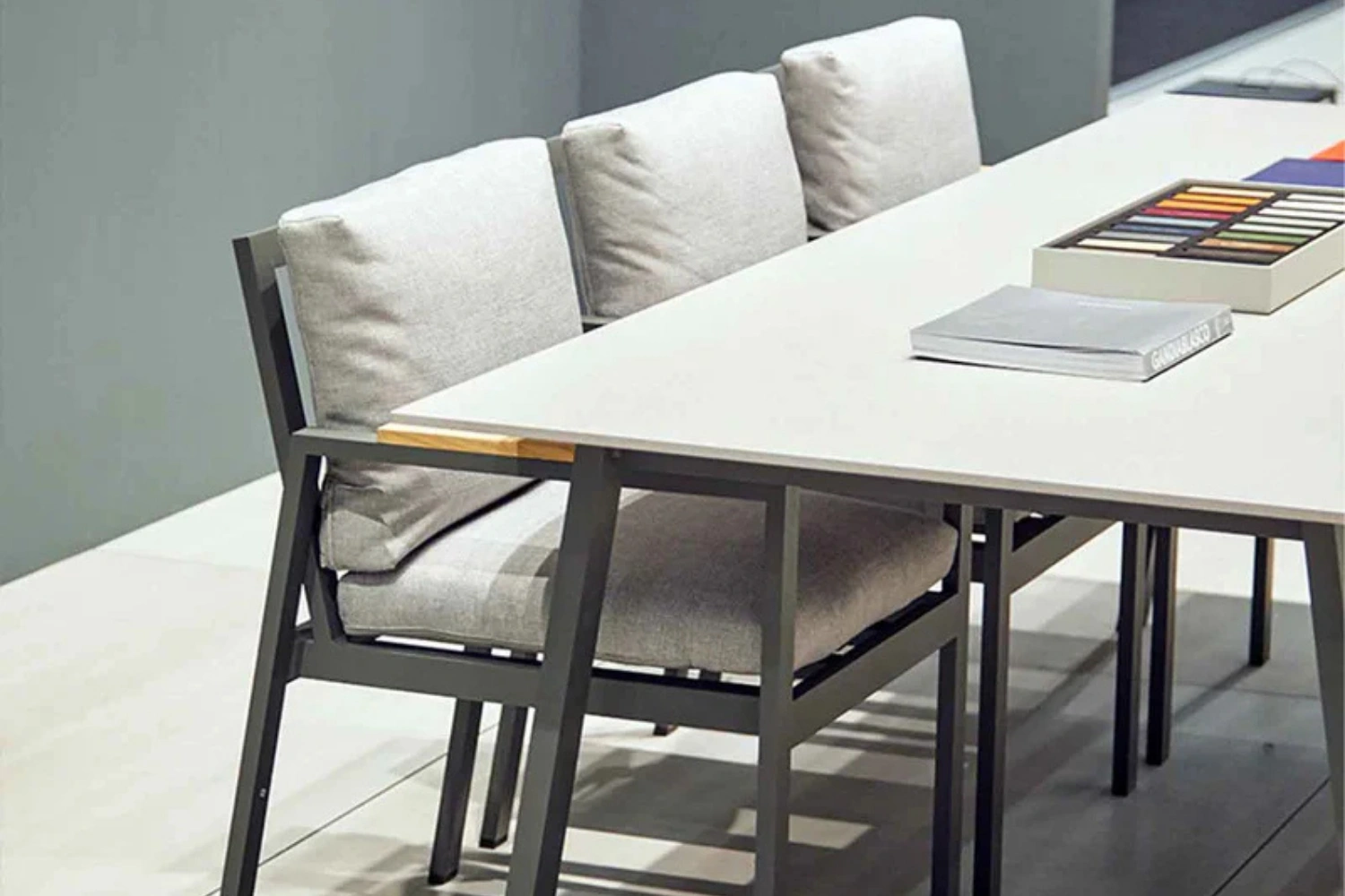 Timeless Dining table 180 04