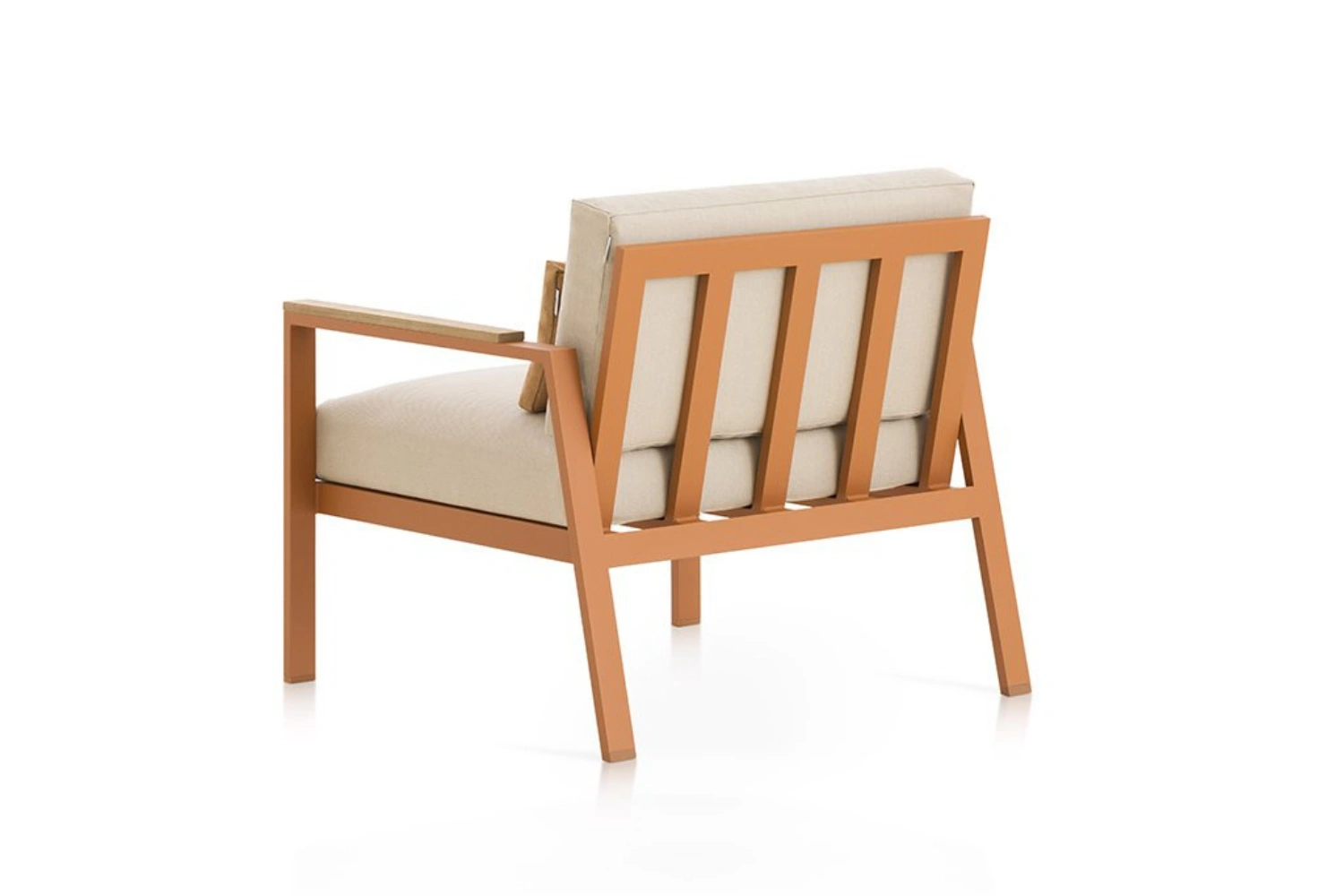 Timeless Lounge chair 02